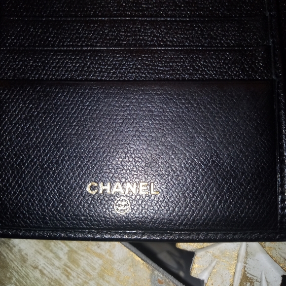 Chanel Bifold Wallet - 100% Authentic - Picture 6 of 12